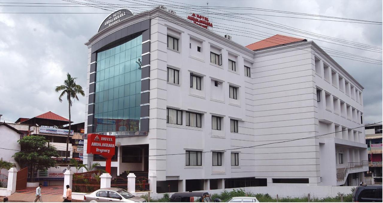 Ambalakkara Regency Hotell Kottārakara Eksteriør bilde