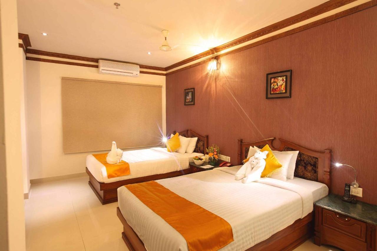 Ambalakkara Regency Hotell Kottārakara Eksteriør bilde