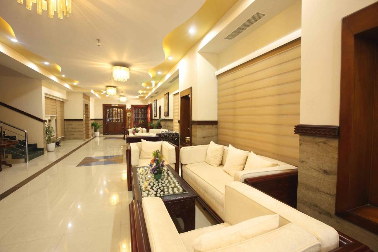 Ambalakkara Regency Hotell Kottārakara Eksteriør bilde