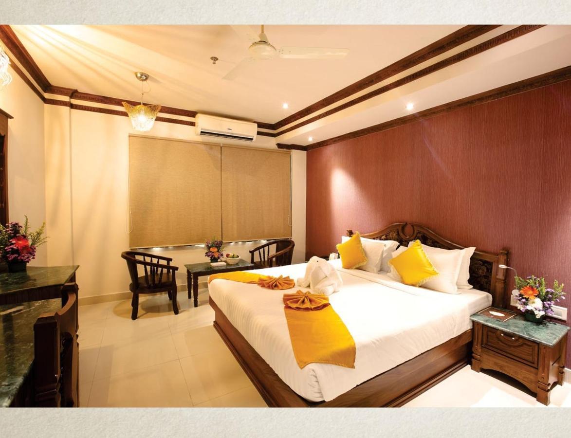 Ambalakkara Regency Hotell Kottārakara Eksteriør bilde
