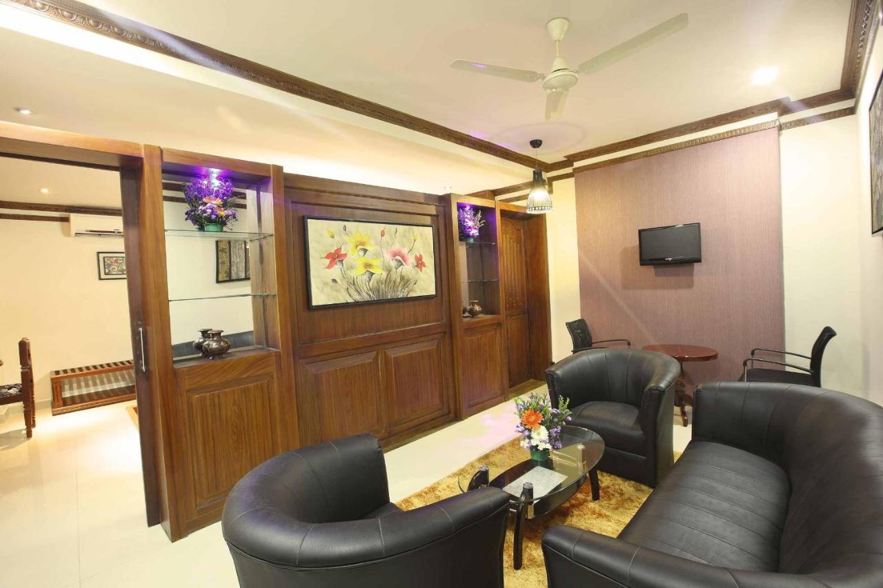 Ambalakkara Regency Hotell Kottārakara Eksteriør bilde